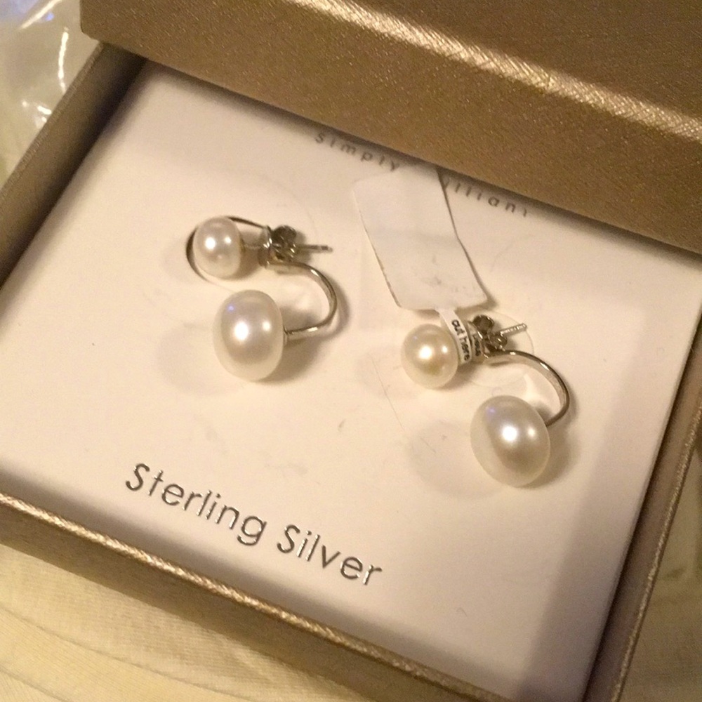Perl Sterling silver elegant earrings ( genuine FWP)